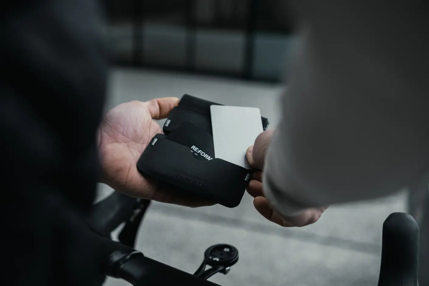 THE MAGNET MYTH: CARD SAFETY IN MAGNETIC WALLETS – RE:FORM®