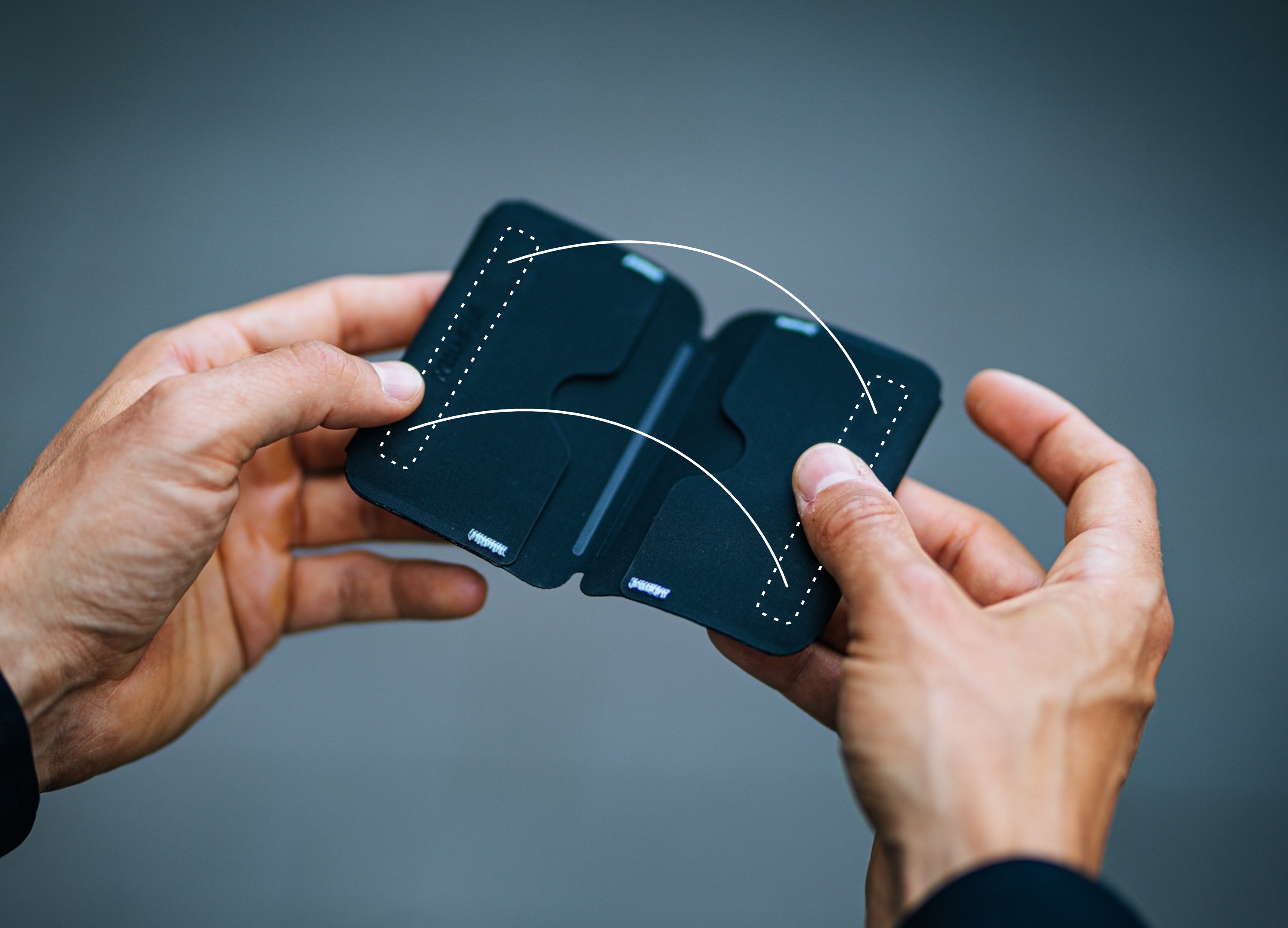 RE:FORM Coin Sleeve and Card Holder Wallets Feature a Secure Magnetic Closing Mechanism