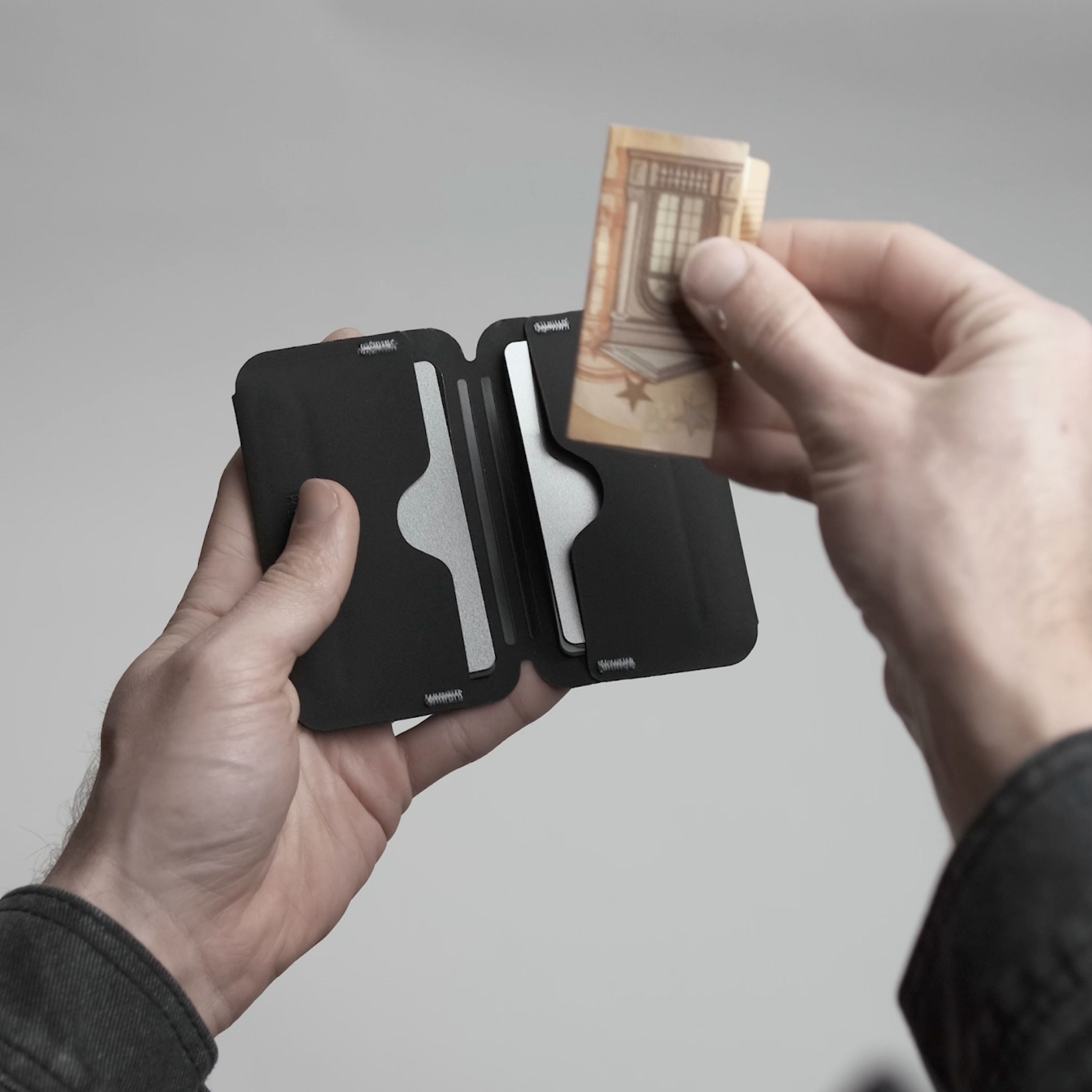 RE:02 CARD HOLDER